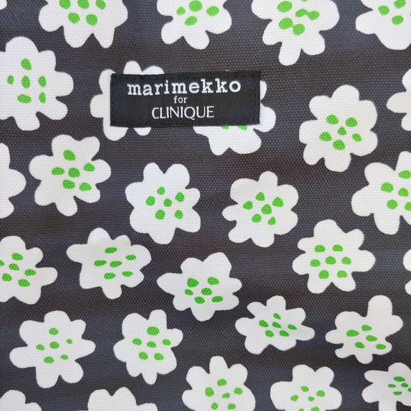 marimekko x Clinique Black and White Floral Tote Bag 16" x 13.5" - Picture 4 of 17